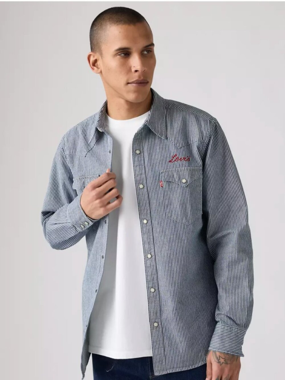 Levi's Classic Western Denim Shirt - M - Roadtrip Stripes - Medium Wash - NWOT - Picture 8 of 12